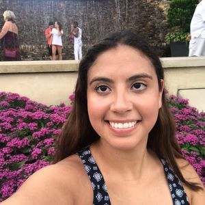 Meet your Posher, Ana